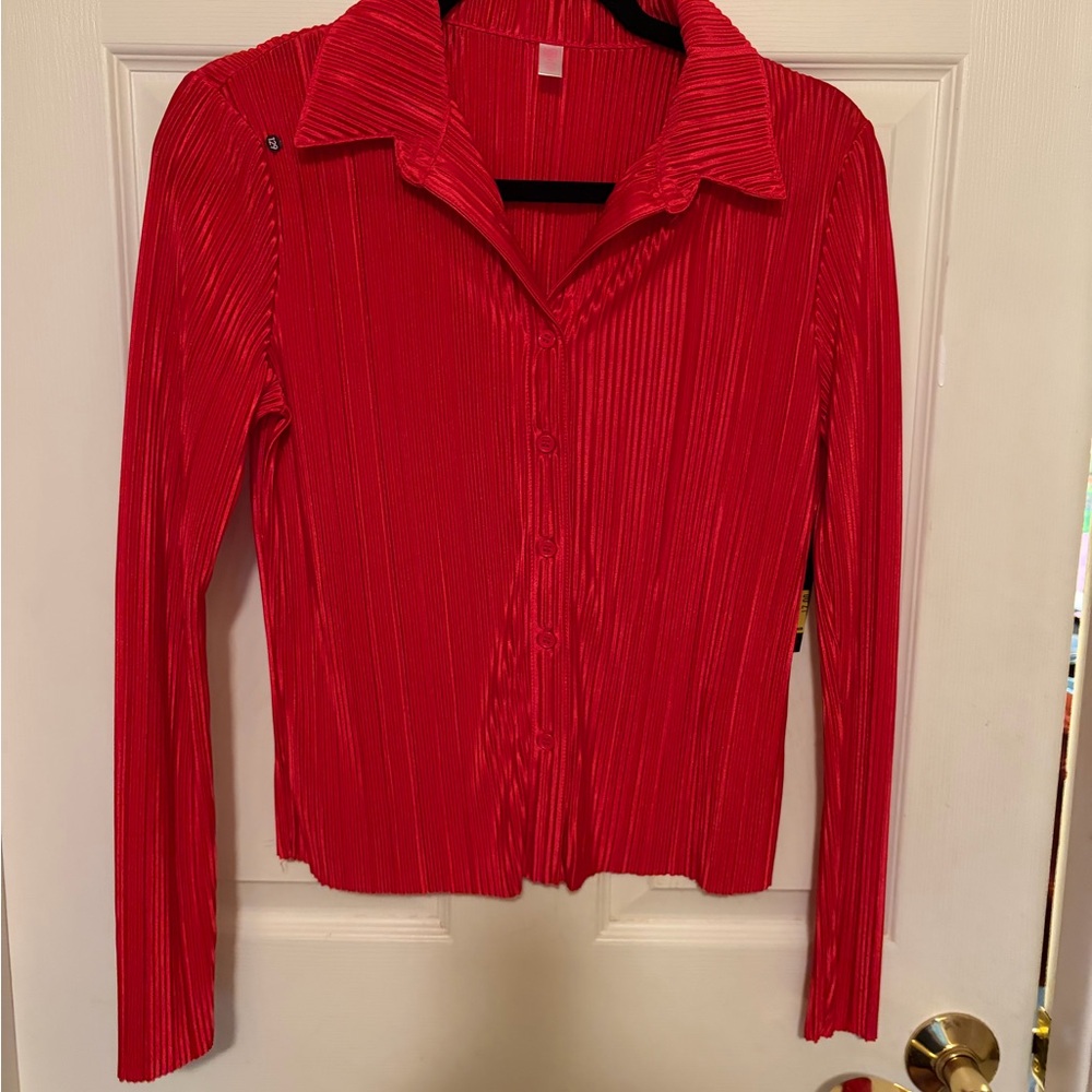Women's Red Pleated Top. NWT